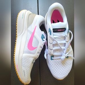 Nike Vomero 16 Women's Road Running Shoes